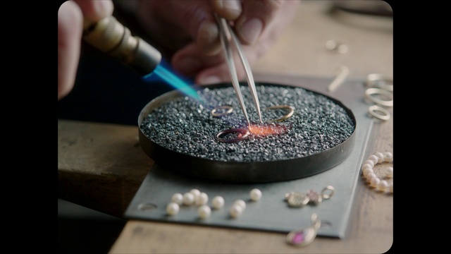 Video Reference: Finger, Gas, Font, Circuit component, Jewellery, Audio equipment, Machine, Automotive tire, Circle, Engineering