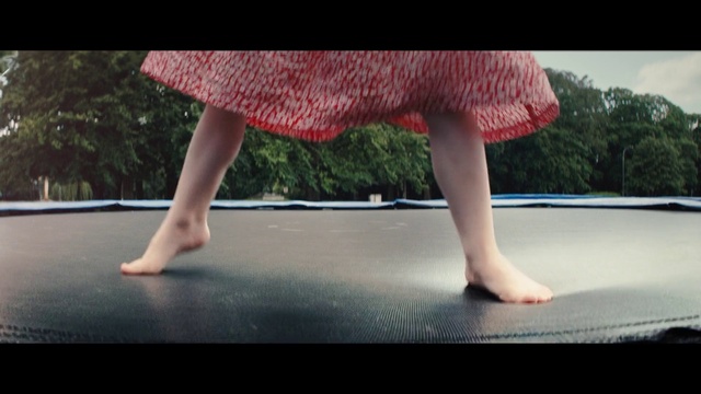 Video Reference: Joint, Shoe, Leg, Sleeve, Standing, Knee, Flash photography, Finger, Flooring, Floor