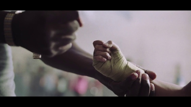 Video Reference: Leg, Human body, Flash photography, Gesture, Cloud, Finger, Elbow, Thumb, Wrist, Nail