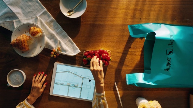 Video Reference: Food, Tableware, Table, Drinkware, Dishware, Plate, Ingredient, Serveware, Cup, Recipe