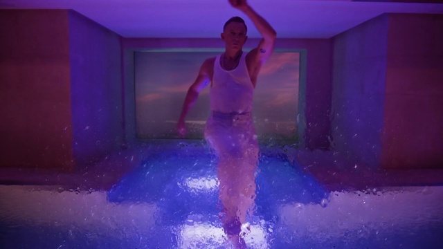 Video Reference: Purple, Dance, Flash photography, Pink, Violet, Entertainment, Performing arts, Thigh, Go-go dancing, Electric blue