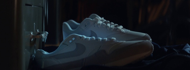 Video Reference: Shoe, Jaw, Walking shoe, Grey, Sneakers, Outdoor shoe, Sportswear, Athletic shoe, Electric blue, Water