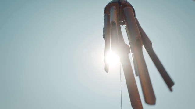 Video Reference: Sky, Street light, Elbow, Lens flare, Wood, Pole, Light fixture, Backlighting, Heat, Wind