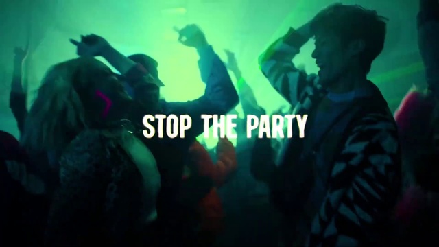 Video Reference: Entertainment, Hat, Gesture, Font, Music, T-shirt, Event, Crowd, Performing arts, Fun