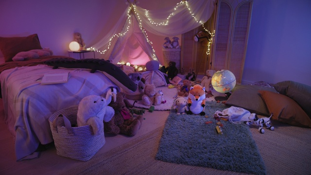 Video Reference: Purple, Decoration, Textile, Violet, Comfort, Floor, Flooring, Fun, Tree, Magenta