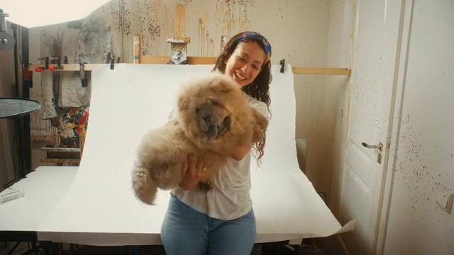 Video Reference: Dog, Smile, Dog breed, Carnivore, Companion dog, Fawn, Comfort, Toy dog, Pomeranian, Fur