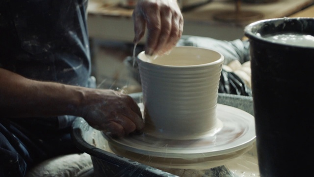 Video Reference: Wheel, Tire, Dishware, Automotive tire, Potters wheel, Clay, Serveware, Pottery, Wood, Artisan