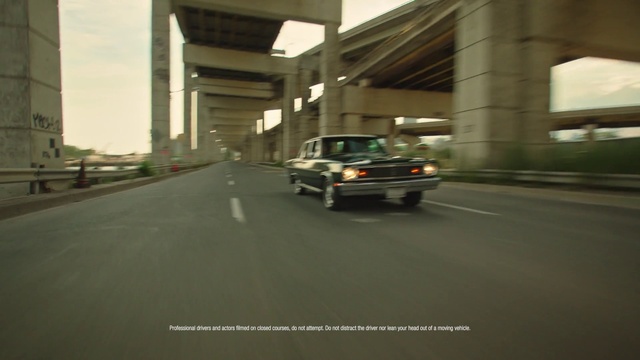 Video Reference: Automotive parking light, Tire, Land vehicle, Car, Wheel, Vehicle, Vehicle registration plate, Automotive lighting, Asphalt, Road surface