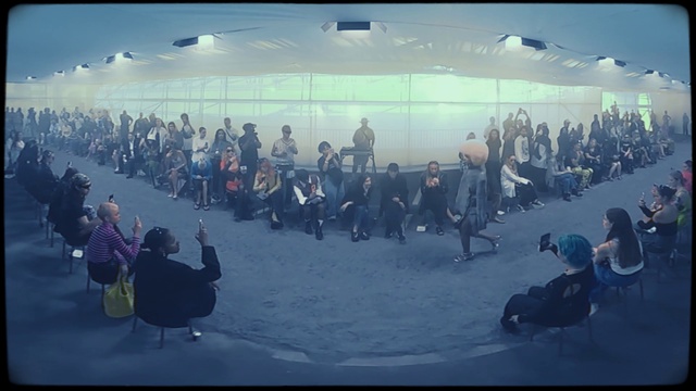 Video Reference: Morning, Leisure, Event, Crowd, Electric blue, Fun, Air travel, Travel, City, Suit