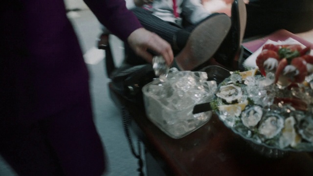 Video Reference: Drinkware, Cuisine, Event, Cooking, Stemware, Dish, Auto part, Glass, Comfort food, Fashion accessory