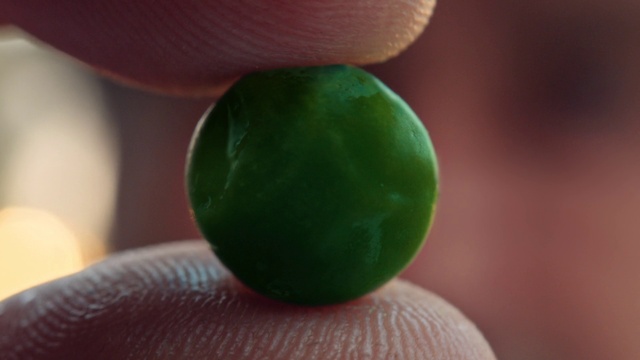 Video Reference: Food, Finger, Ingredient, Natural foods, Produce, Candy, Nail, Seedless fruit, Electric blue, Fashion accessory