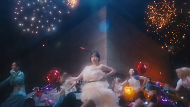 Video Reference: Plant, Light, Entertainment, Microphone, Dress, Lighting, Purple, Performing arts, Musician, Concert