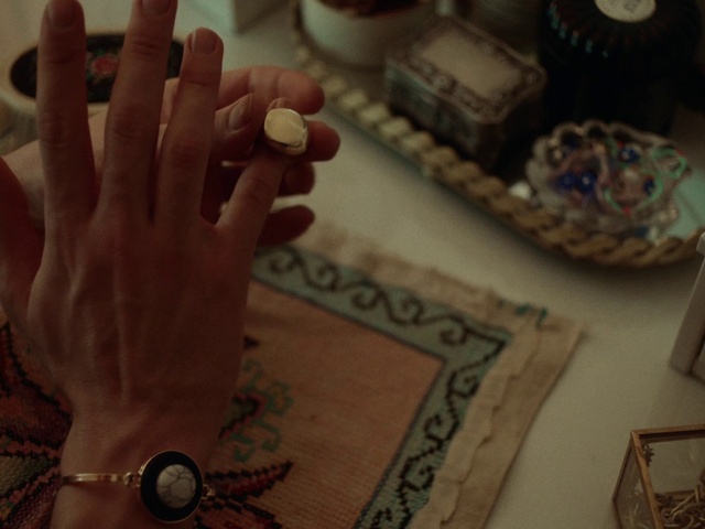 Video Reference: Watch, Gesture, Finger, Thumb, Wood, Wrist, Nail, Table, Clock, Pattern