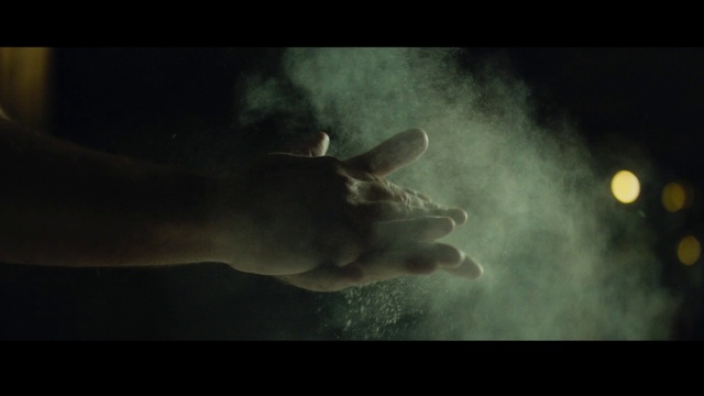 Video Reference: Water, Atmosphere, Gesture, Cloud, Flash photography, Underwater, Fin, Darkness, Marine biology, Fish