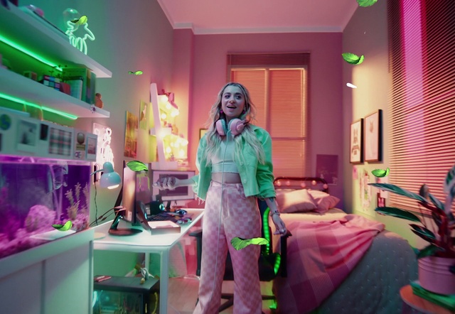 Video Reference: Property, Green, Purple, Interior design, Pink, Violet, Magenta, Decoration, Fun, Leisure
