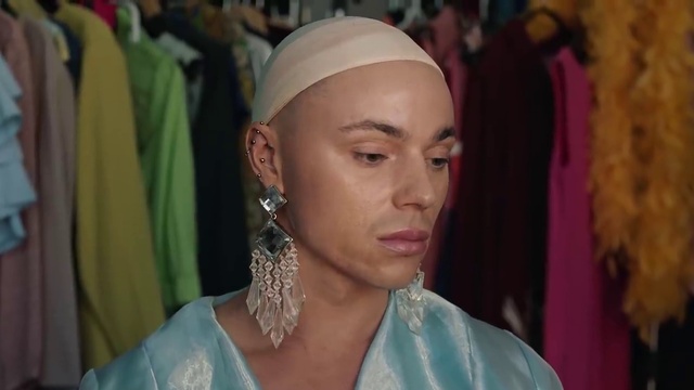 Video Reference: Forehead, Lip, Chin, Eyebrow, Eyelash, Organ, Human, Neck, Fashion, Purple