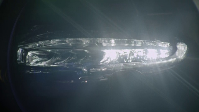 Video Reference: Automotive lighting, Hood, Automotive design, Headlamp, Automotive exterior, Automotive fog light, Bumper, Water, Electric blue, Auto part