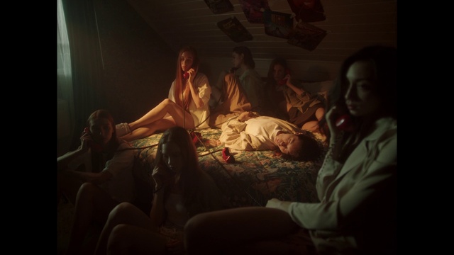 Video Reference: Mouth, Comfort, Flash photography, Fun, Tints and shades, Bed, Event, Art, Darkness, Room