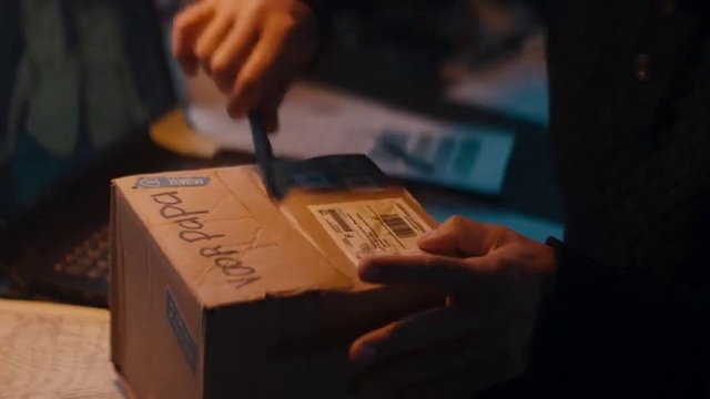 Video Reference: Hand, Gesture, Finger, Shipping box, Wood, Font, Packing materials, Nail, Package delivery, Publication