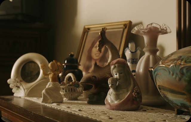 Video Reference: Picture frame, Tableware, Dishware, Serveware, Interior design, Porcelain, Pottery, Teapot, Plate, Creative arts