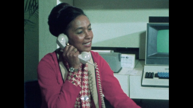 Video Reference: Microphone, Hearing, Coat, Audio equipment, Necklace, Computer, Jewellery, Computer keyboard, Electronic device, Spokesperson