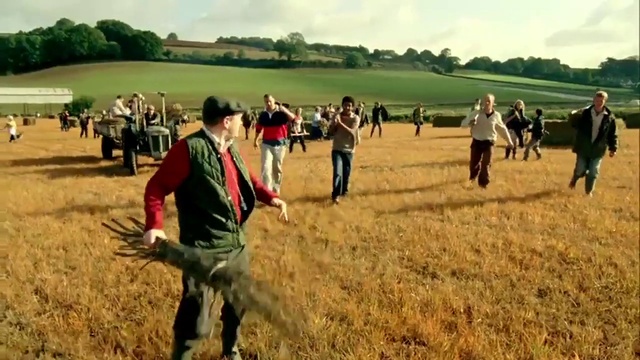 Video Reference: Plant, Sky, People in nature, Cloud, Natural environment, Tree, Natural landscape, Leisure, Grass, Grassland