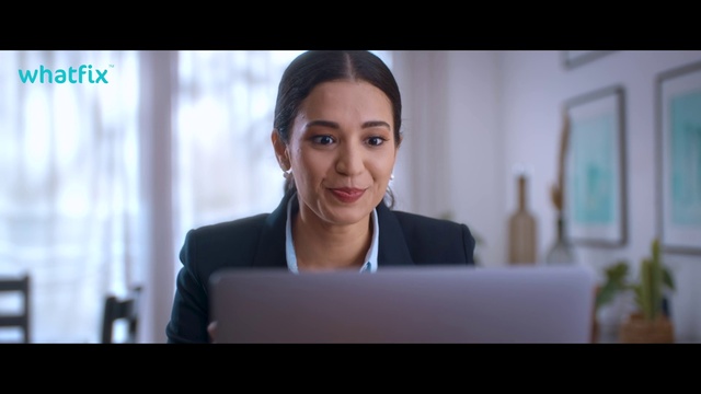 Video Reference: Computer, Laptop, Television presenter, Flash photography, Eyelash, Personal computer, Gesture, Television program, Spokesperson, White-collar worker