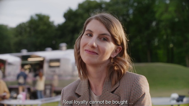 Video Reference: Lip, Smile, Hairstyle, Sleeve, Street fashion, Collar, Dress shirt, Blazer, Tree, People