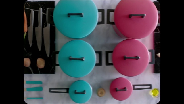 Video Reference: Photograph, Eye, White, Light, Green, Blue, Font, Pink, Line, Rectangle