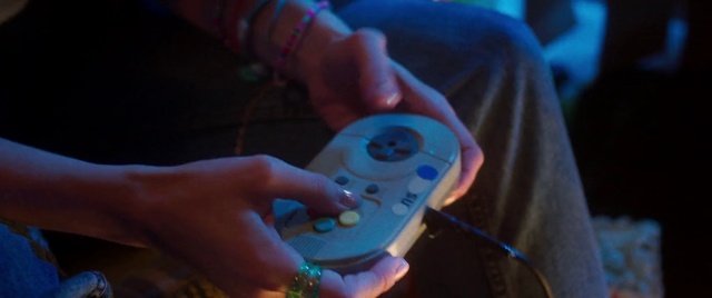 Video Reference: Hand, Input device, Finger, Nail, Musical instrument, Gadget, Thumb, Electric blue, Wrist, Engineering