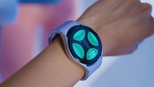 Video Reference: Hand, Arm, Azure, Watch, Finger, Thumb, Nail, Wrist, Gadget, Electric blue
