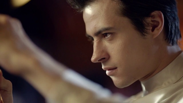 Video Reference: Forehead, Nose, Lip, Chin, Eyebrow, Eyelash, Ear, Flash photography, Neck, Jaw