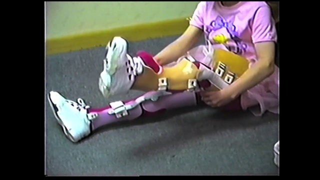 Video Reference: Arm, Purple, Knee, Thigh, Sportswear, Recreation, Magenta, Human leg, Font, Street fashion