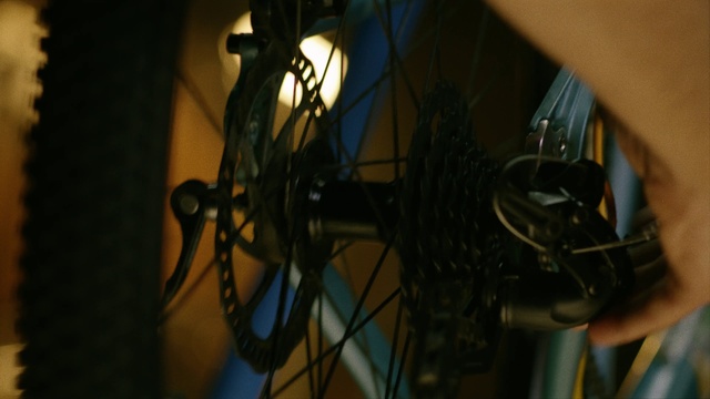 Video Reference: Bicycle tire, Electricity, Electrical wiring, Tints and shades, Automotive tire, Audio equipment, Rim, Electrical supply, Electric blue, Wire