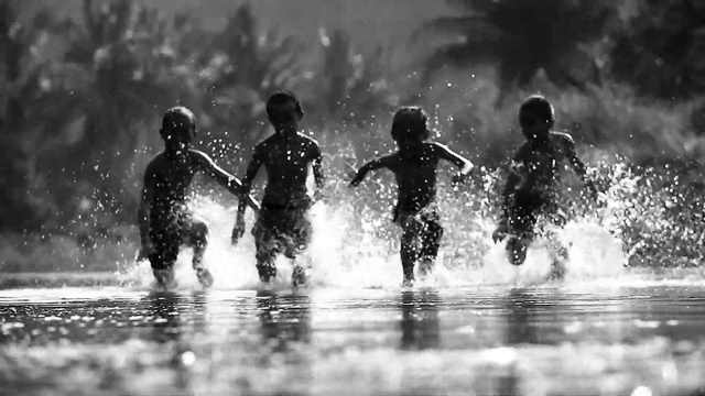 Video Reference: Water, People in nature, Happy, Style, Watercourse, Wind wave, Fun, Recreation, Leisure, Event