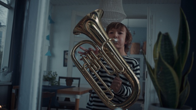 Video Reference: Musical instrument, Brass instrument, Musician, Wind instrument, Music, Event, Composite material, Metal, Artist, Jazz