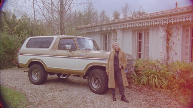 Video Reference: Wheel, Tire, Plant, Vehicle, Sky, Car, Automotive tire, Motor vehicle, Tree, Building