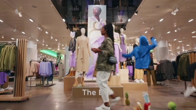 Video Reference: Purple, Textile, Standing, Retail, Fashion design, Luggage and bags, Bag, Event, Art, Fun