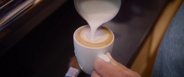 Video Reference: Espressino, Drinkware, Cortado, Wiener melange, Cuban espresso, Flat white, Cup, Java coffee, Light, Single-origin coffee
