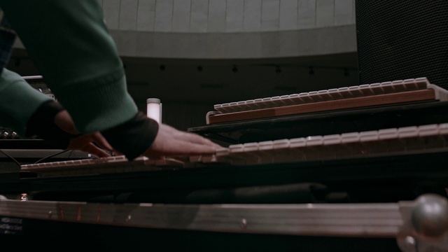 Video Reference: Musical instrument, Piano, Keyboard, Musical instrument accessory, Musician, Musical keyboard, Music, Pianist, Jazz pianist, Keyboard player