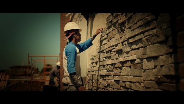 Video Reference: Human, Flash photography, Helmet, Headgear, Wood, T-shirt, Baseball cap, Cap, Performing arts, Darkness