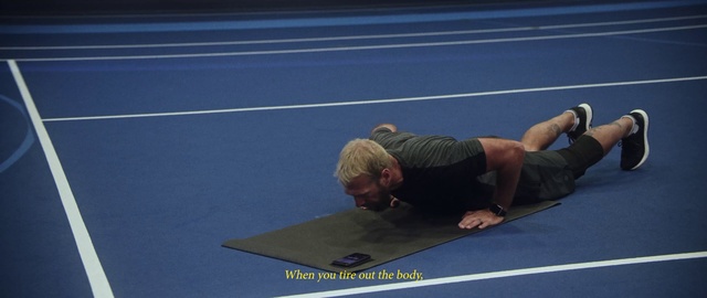 Video Reference: Elbow, Knee, Sportswear, Asphalt, Sports, Recreation, Leisure, Competition event, Electric blue, Physical fitness