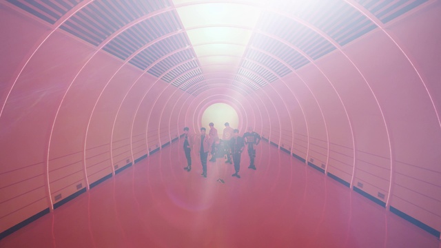 Video Reference: Purple, Orange, Pink, Violet, Flooring, Magenta, Tunnel, Symmetry, Tints and shades, Electric blue