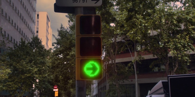 Video Reference: Building, Light, Tree, Infrastructure, Traffic light, Window, Line, Material property, Traffic sign, signaling device