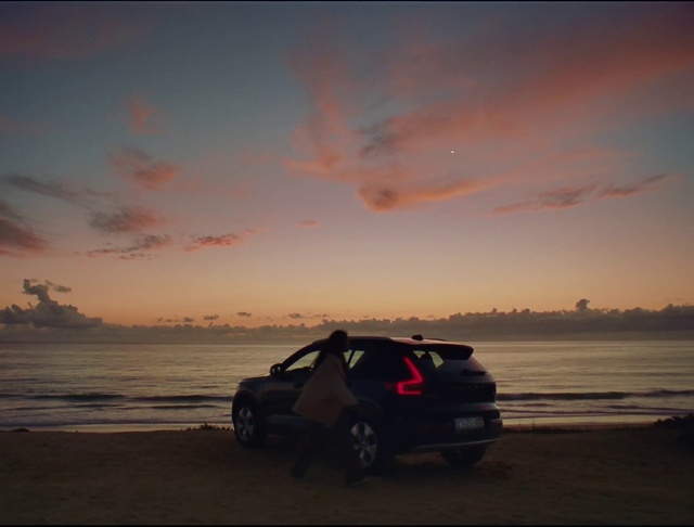 Video Reference: Cloud, Tire, Wheel, Water, Sky, Land vehicle, Car, Vehicle, Automotive lighting, Automotive tire