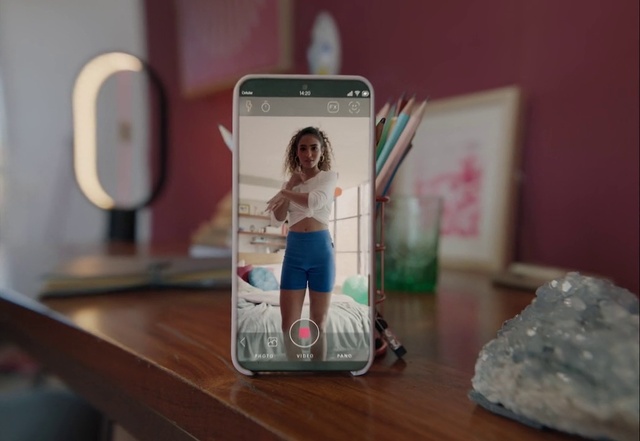 Video Reference: Communication Device, Table, Telephony, Mobile phone, Gadget, Portable communications device, Toy, Mobile device, Smartphone, Display device