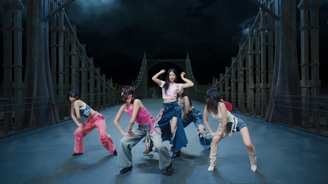 Video Reference: Dance, Flash photography, Entertainment, Performing arts, Leisure, Event, Performance art, Choreography, Fun, Art