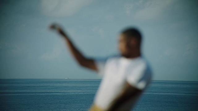 Video Reference: Sky, Water, Cloud, People in nature, Flash photography, Happy, Gesture, Body of water, Elbow, Horizon