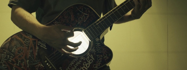 Video Reference: Musical instrument, String instrument, Guitar, String instrument, Musical instrument accessory, Plucked string instruments, Guitar accessory, String instrument accessory, Musician, Music