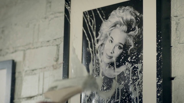 Video Reference: Flash photography, Black-and-white, Eyelash, Art, Tints and shades, Fashion design, Monochrome, Monochrome photography, Visual arts, Vintage clothing